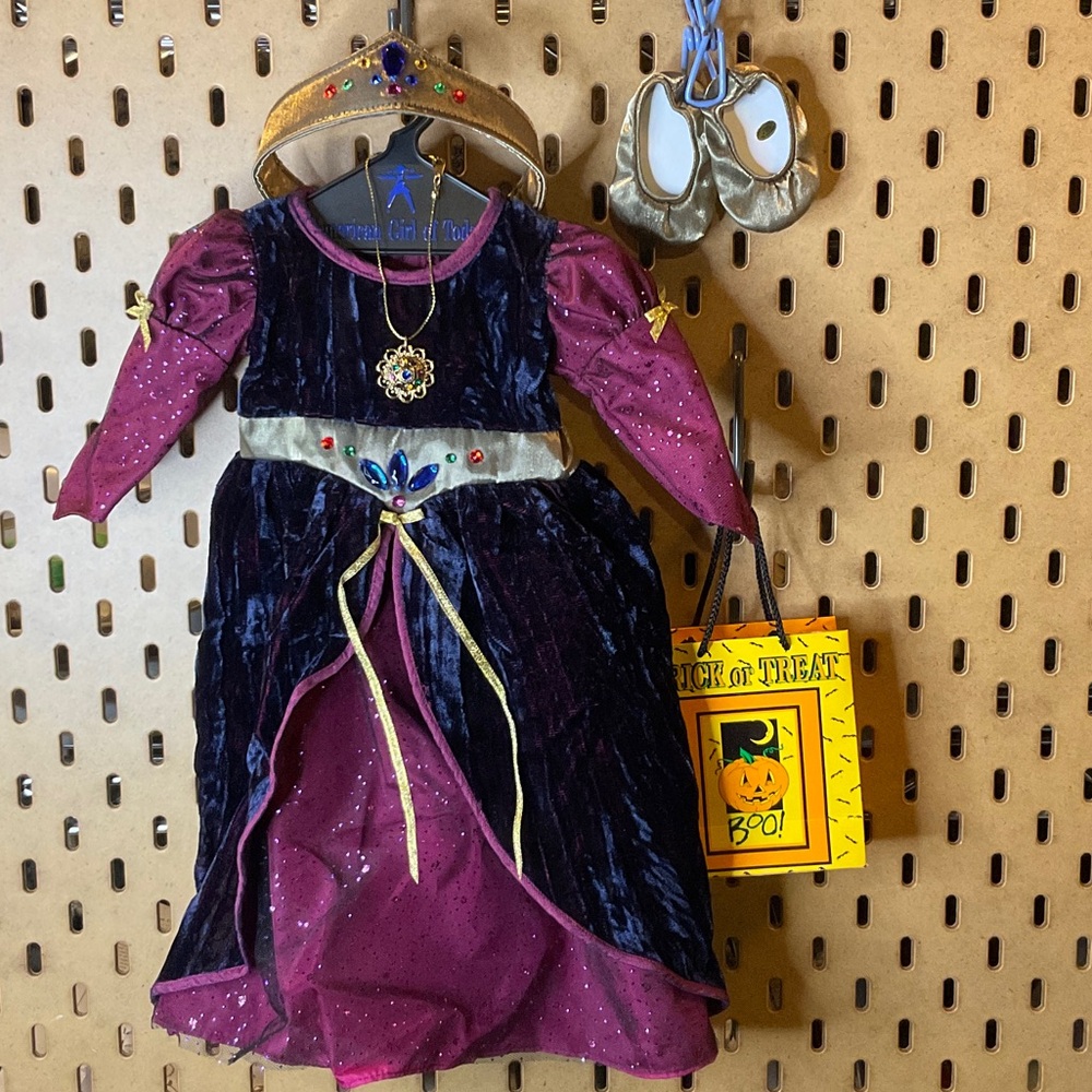 American girl doll outfit includes - Medieval Princess outfit - halloween outfit